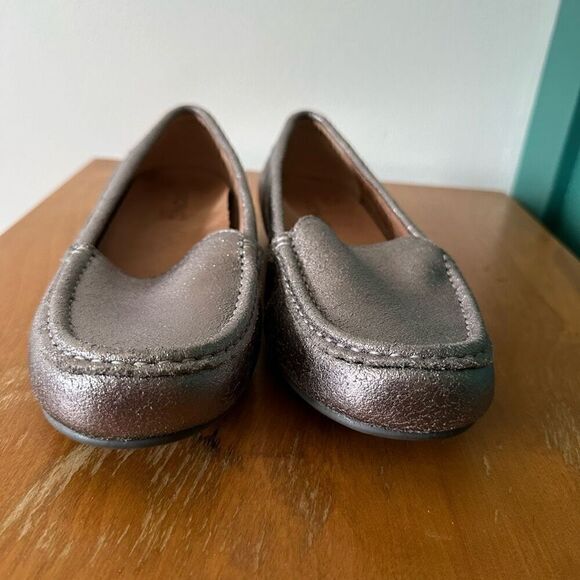 Vionic Women’s Debbie Metallic Pewter Leather Slip on Driving Loafer - Picture 6 of 11